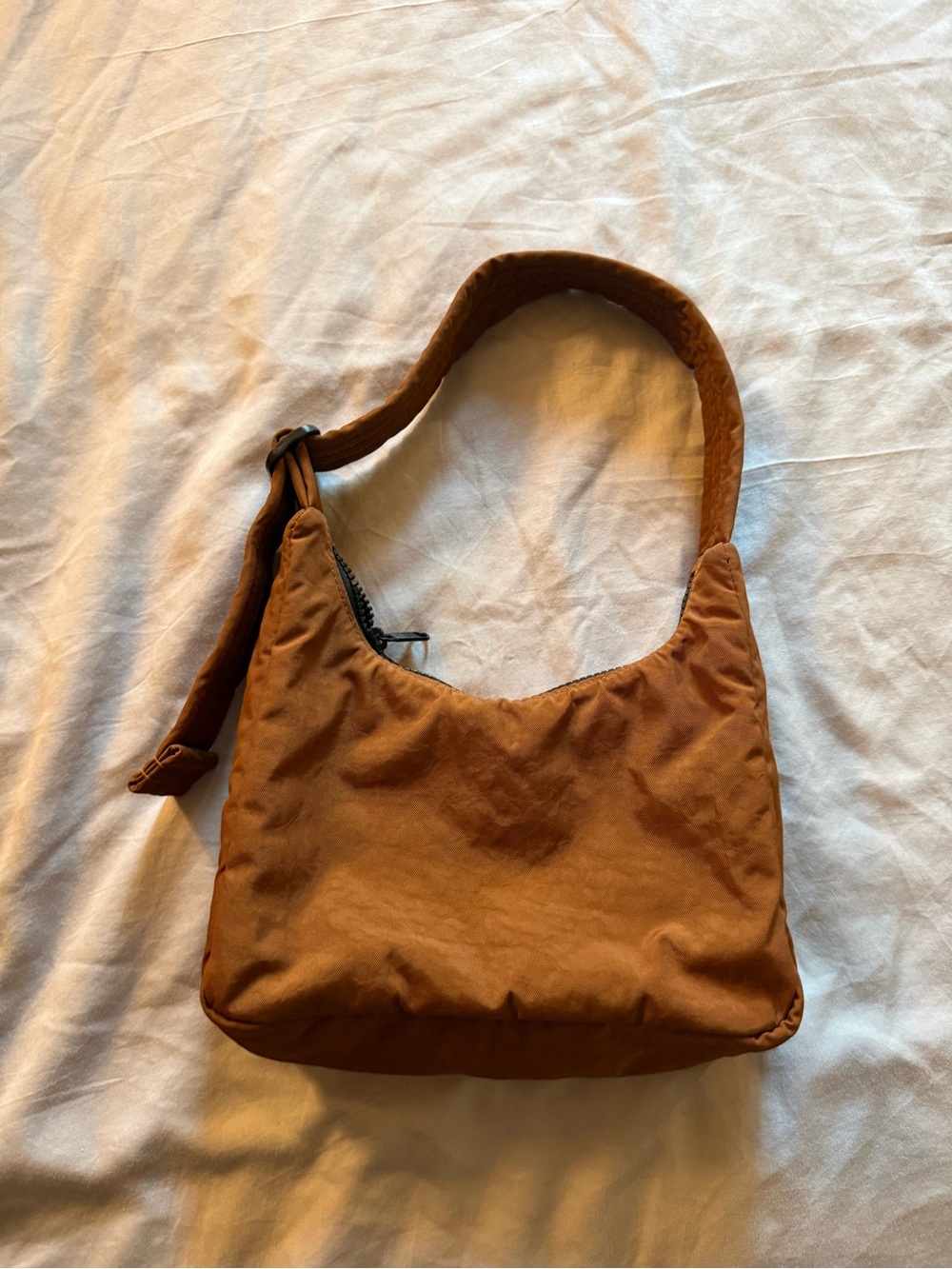 Baggu Shoulder Bag in Rust Brown